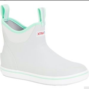 Xtratuf Women’s 6” Ankle Deck Boots